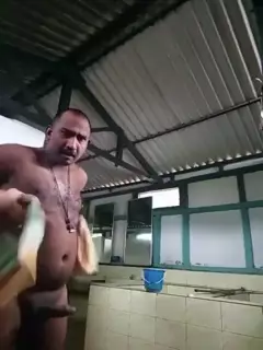 Macho Tomando Banho De Balde: Gay Amateur Porn | xHamster