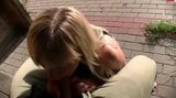 Creampie an der Bushaltestelle snapshot 3