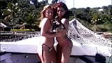 Sexo lésbico com linda jessica oliveira e arian snapshot 7