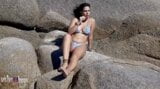 Scopando il culo grosso della ragazza sulla spiaggia snapshot 3