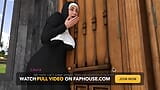 Laura lujuriosa secrets: ama de casa confiesa a un sacerdote sobre cómo engañó a su marido y se la folló duro por bbc - episodio 73 snapshot 14