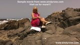 Sindy Rose Selbstfisting & Prolaps auf dem Felsen snapshot 3