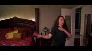 La madrastra caliente de mis amigos me da un masaje travieso ...