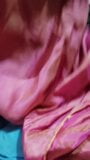 Dickhead frotte avec le salwar soyeux en satin rose du voisin (31) snapshot 12