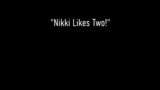 Seksdiva Nikki Benz neukt een enorme lul terwijl ze een andere zuigt! snapshot 1