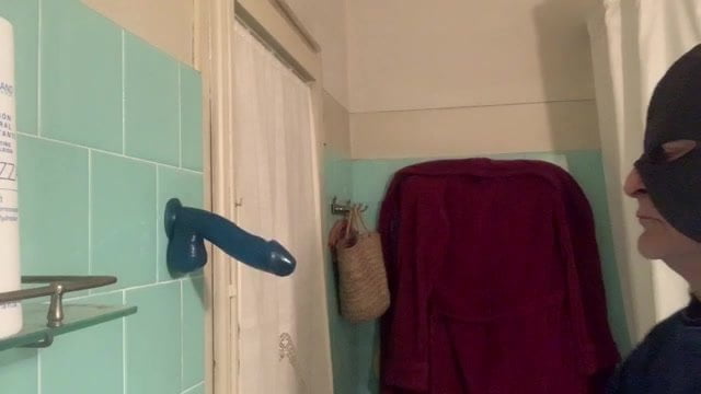 Εξασκήσου στο να ρουφάω το μεγάλο μου δονητή 1