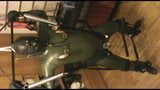 Green und Green - Swinging Rubberslave bekommt Spaß snapshot 3