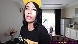 Dreier mit zwei erstaunlichen asiatischen teen-ladyboys Mos und Meme snapshot 2