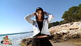 La magra francese Melyne Leona viene scopata in spiaggia! snapshot 1