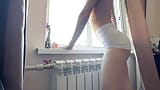 göttin in kurzen shorts und nackten sexy großen füßen snapshot 13