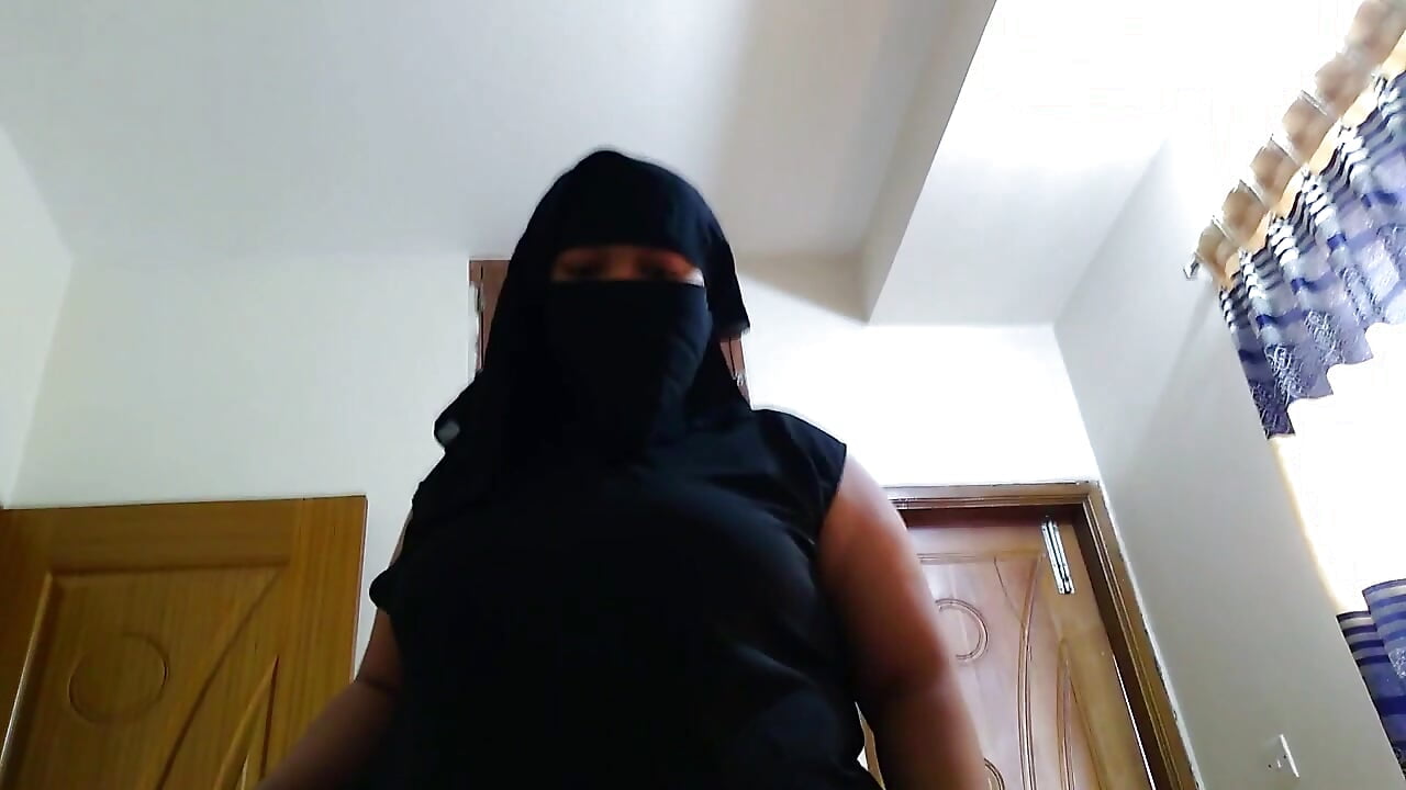 Muslim beautiful Hot maid has sex with owner while sweeping his bed room – huge Ass Fucking & Pussy Destroyed