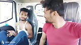 Espace public, attouchement d'une voiture, baisers, éjaculation à l'intérieur, jungle - film gay en hindi - masturbation dehors dans la forêt en été snapshot 4