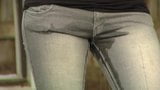 Haydee pinkelt in ihre Jeans snapshot 7