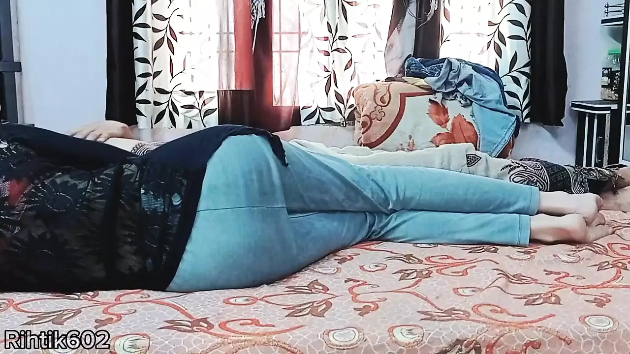 Bhabhi Ki Seal Todi Suhaagraat Ke Pehle | xHamster