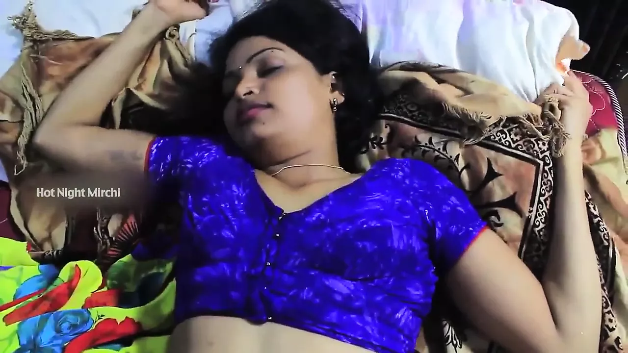 Aunty hot ice navel play | xHamster