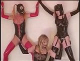 Latex-Lesbe im Fisting-Wahnsinn snapshot 14