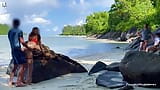 Verdwaald in het paradijs - betrapt tijdens het neuken op een eenzaam strand snapshot 12