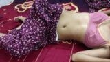 Begum caliente se ve muy sexy en traje punjabi salwar y quiere sexo snapshot 2