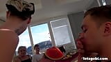 Rommelige bi-lunch deel 1 door Letsgobi snapshot 4