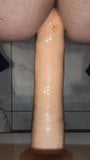 Fick meinen Arsch! Analer Ritt zum ersten Mal mit Dildo snapshot 3