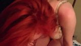 来自丰满的红发女郎的令人难以置信的挑逗 snapshot 10