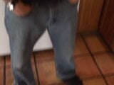 Un mec baise et se fait baiser dans la cuisine snapshot 4