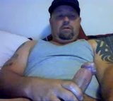 Beefy Tatted Daddy Cums On Cam snapshot 7