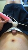 Aziatische jonge travestiet schattige cumshot met Hitachi Magicwand snapshot 2