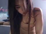 Dulce modelo japonesa de webcam le gusta masturbarse desnuda en la cámara snapshot 4