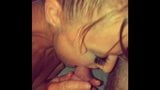 Une petite poupée blonde embrasse généreusement la bite de son beau-père snapshot 3