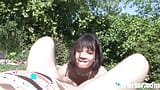 Nena caliente Tory Lane chupa una polla enorme al aire libre snapshot 4