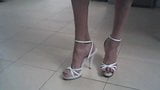 Shynthiah to klasyczne białe sandały na obcasie snapshot 9