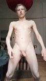 Twink heeft altijd honger naar rauwe pik snapshot 3