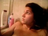 Lara remota gravada na webcam hackeada no banho snapshot 6