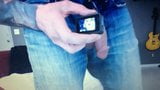 Ragazzo etero in jeans mostra il suo enorme cazzo flaccido e le palle snapshot 8