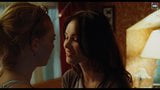 Megan Fox en Amanda Seyfried - lesbische kus 4k snapshot 1