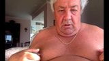 Spettacolo del nonno in webcam snapshot 1