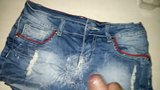 Komm, komm noch mit einer Jeans-Shorts snapshot 4