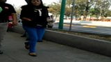 Rica muchacha en la calle con un culito rico snapshot 5