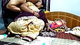 Raipur esposa Urvasi follando duro coño en sari y chupando la polla de su novio en casa en Faphouse snapshot 1