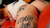 Evilangel - trio mattutino con altre ragazze tatuate snapshot 2