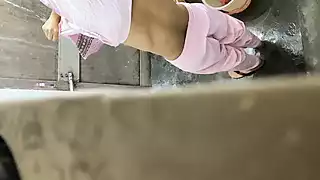 Chhoti Behen Ko Puri Nangi Hokr Nahate Dekha Full Desi Village ...