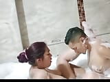 Jacuzzi met een latina met zeer grote tieten en erg heet snapshot 7