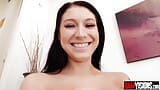 Caliente morena Raven Lane pequeña follada en el culo apretado snapshot 2