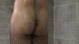 Pridestudios - der behaarte, unbeschnittene Sportler wird in der Dusche ohne Gummi gefickt snapshot 4