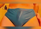 Verzweifelte pisse in adidas speedo snapshot 2