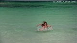 Kelly Brook sexo desnudo - Survival Island en scandalplanet.com snapshot 3