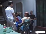 Gangbang gata fodida no cu em ação em grupo snapshot 2