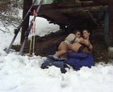 Gros seins a la neige snapshot 10