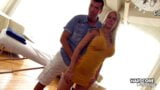 Хардкорный массаж - сексуальная блондинка с огромными силиконовыми сиськами snapshot 7